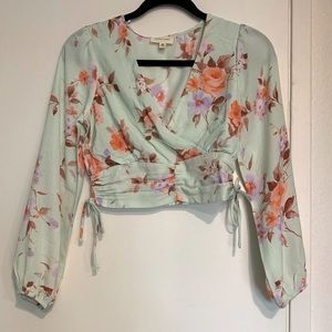 NWT Floral Long Puff Sleeve Crop Top